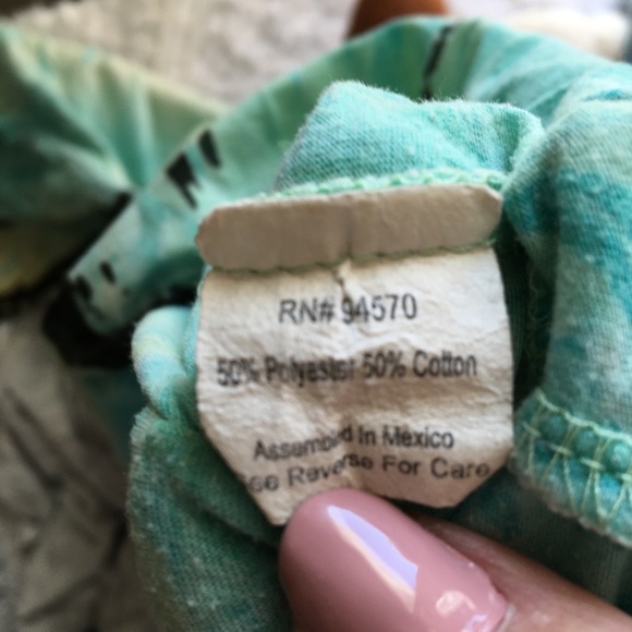 Women's Bamboo Print Top - Picture 6 of 7